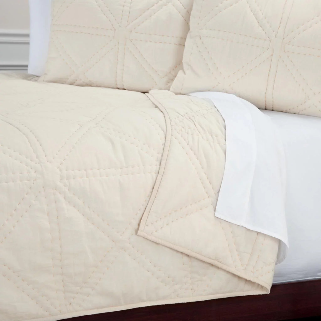 by Place Rizzy Home Quilts Maddux