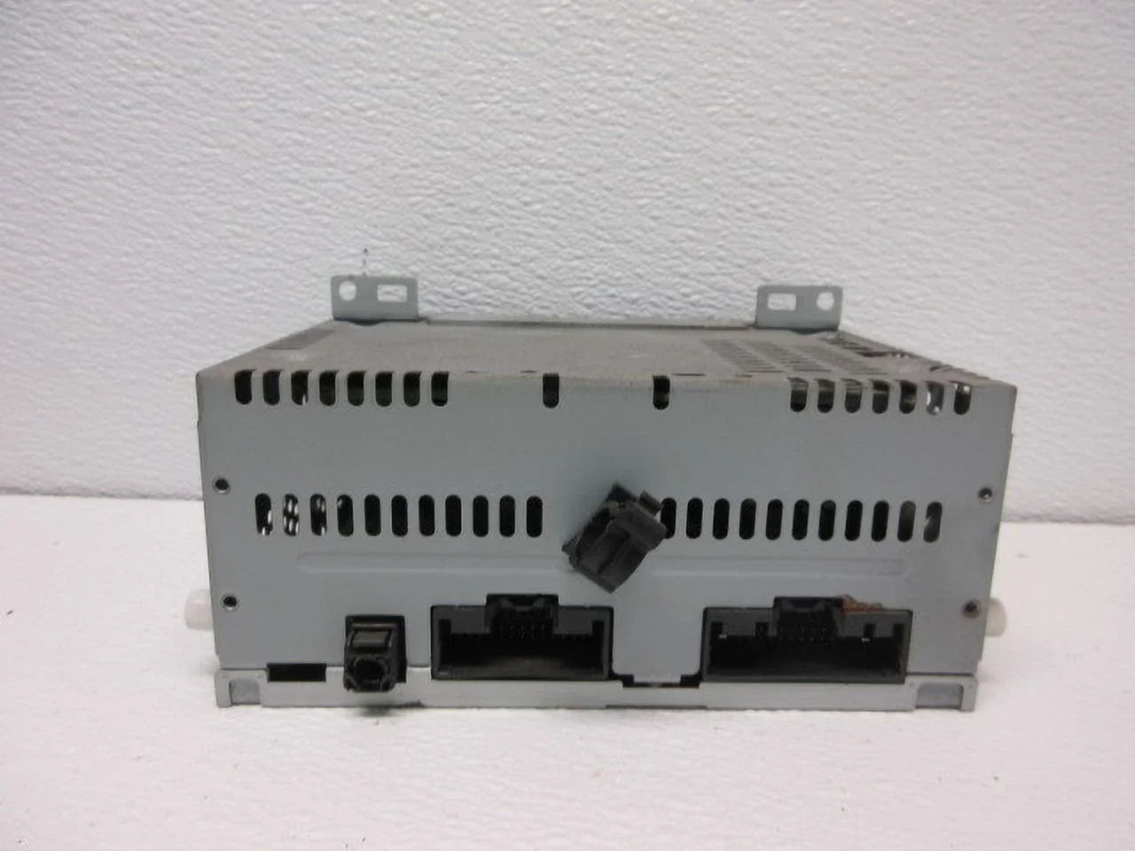 FM 2017-2019 AM MP3 Receiver Pre-Owned LKQ 350 (Good) OEM Radio 150 250 CD Transit
