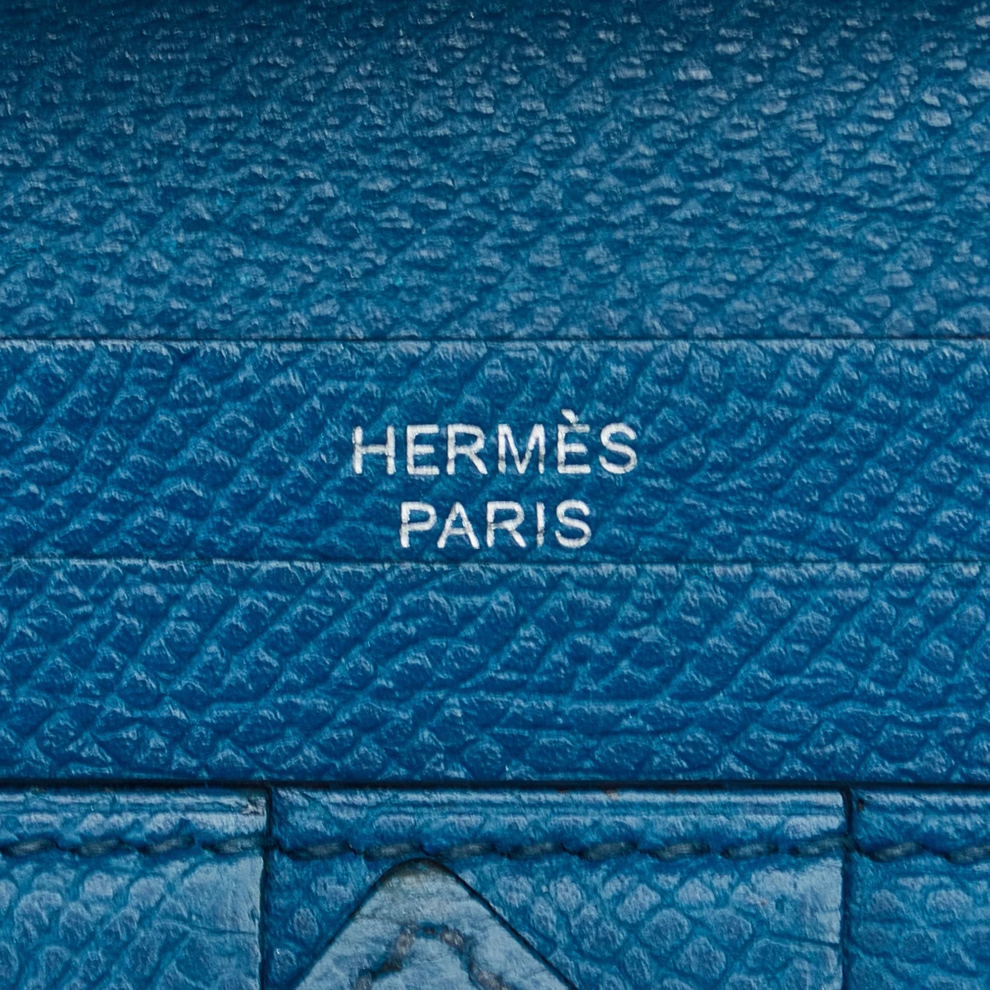 Unisex Hermès Wallets Epsom Calf Blue Authenticated Bearn Leather Long Wallet (Fair) Pre-Owned