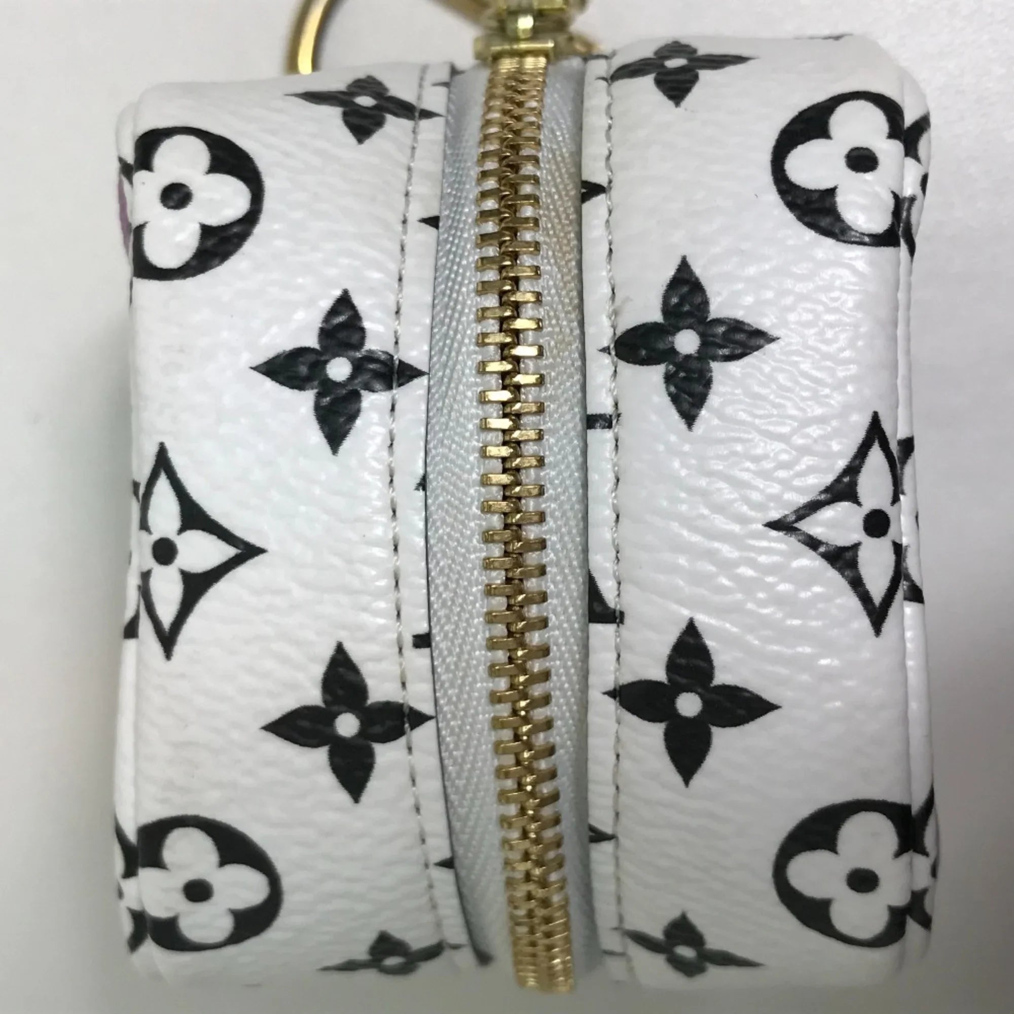 Pouch M67669 Pre-Owned Portomone Accessory Canvas Cube Women's Monogram Giant (Good) White/Multicolor