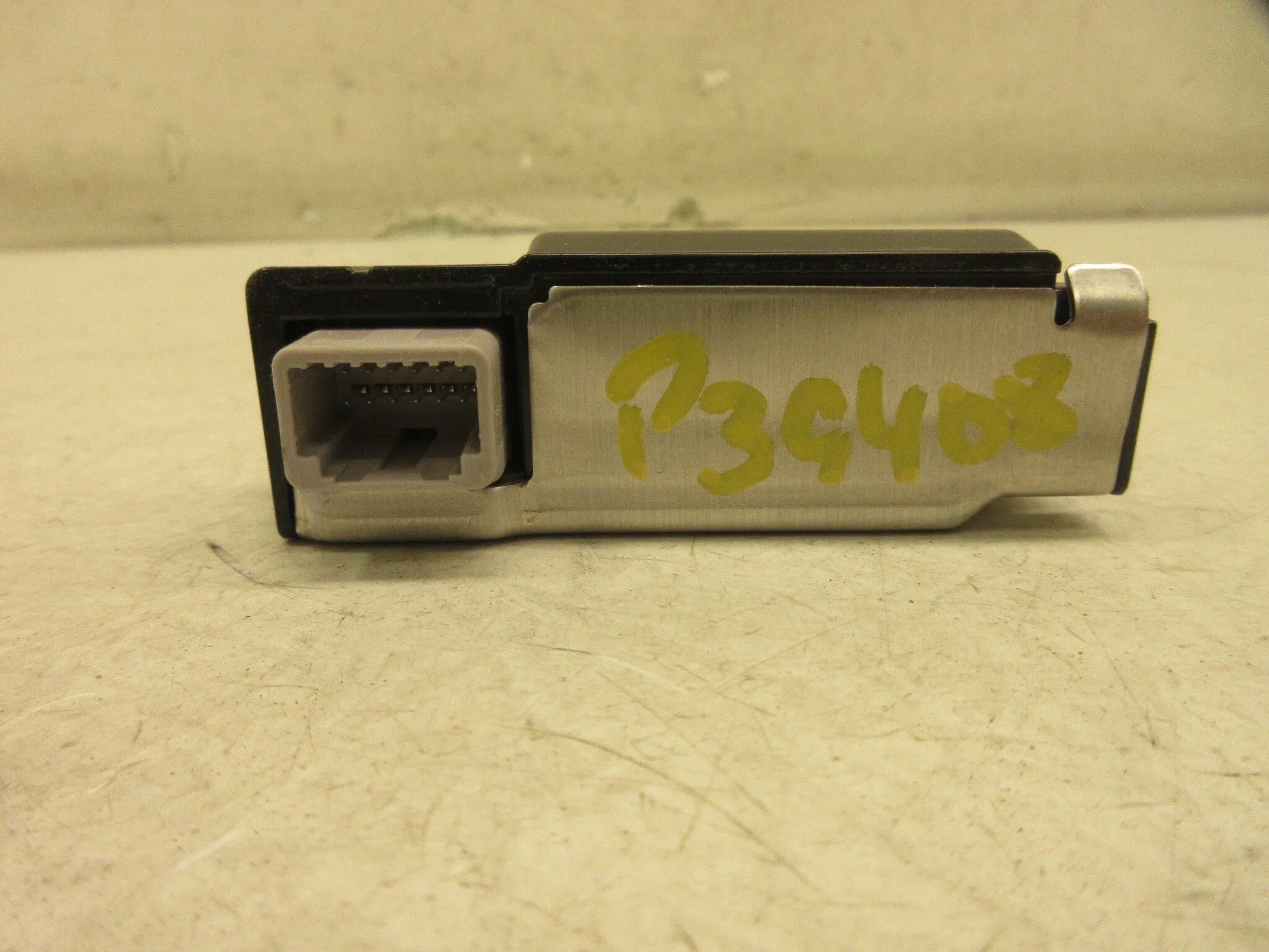 Pre-Owned Lane Camera OEM LKQ Warning Toyota (Good) Windshield 17-20 Prius Mounted Departure