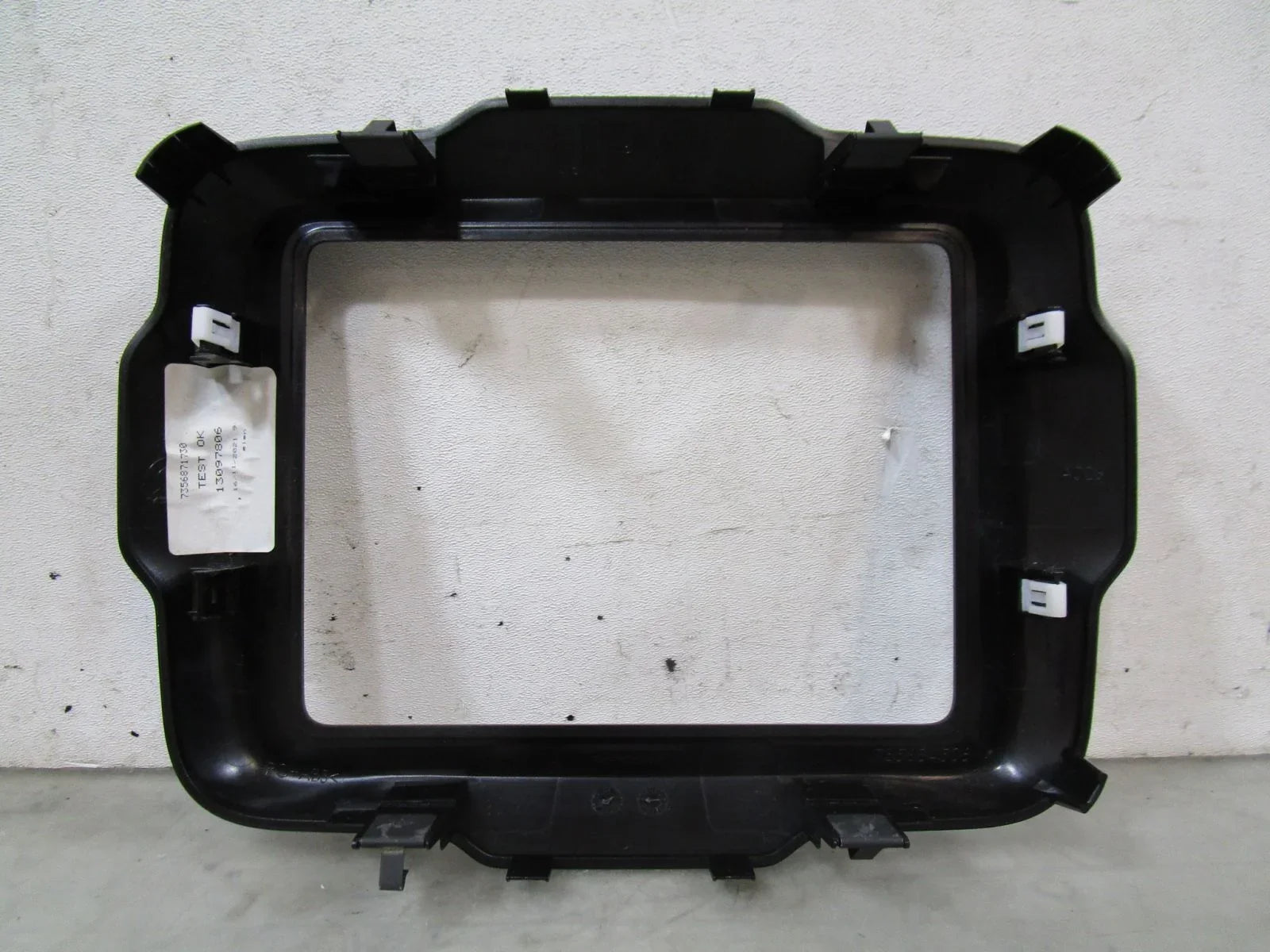 Bezel 21 Trim Stereo OEM 2021 Renegade Pre-Owned (Good) Radio Jeep