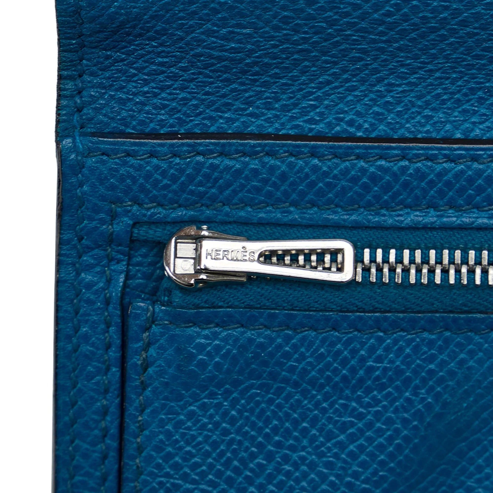 Unisex Hermès Wallets Epsom Calf Blue Authenticated Bearn Leather Long Wallet (Fair) Pre-Owned