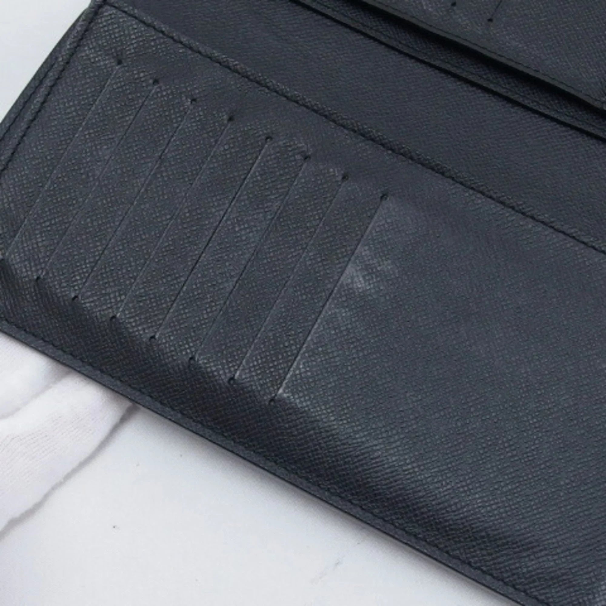 (Good) Long Wallet Black Pre-Owned Bifold Taiga Billfold